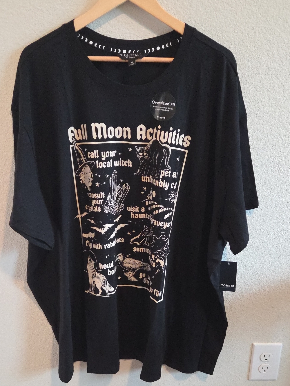 torrid Nightfall Black Graphic 'Full Moon Activities' Short Sleeve Tee 4 4X 26
